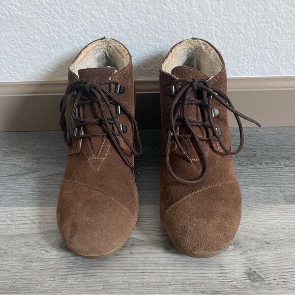 TOMS Ankle Booties Suede Wedge Shoes Brown Sherling 9 Women’s - Picture 4 of 9